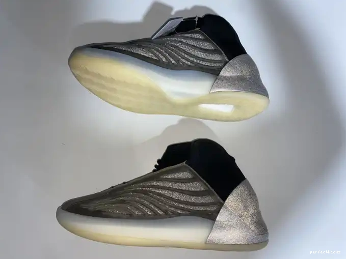 Barium Quantum Yeezy Adidas H68771 0611